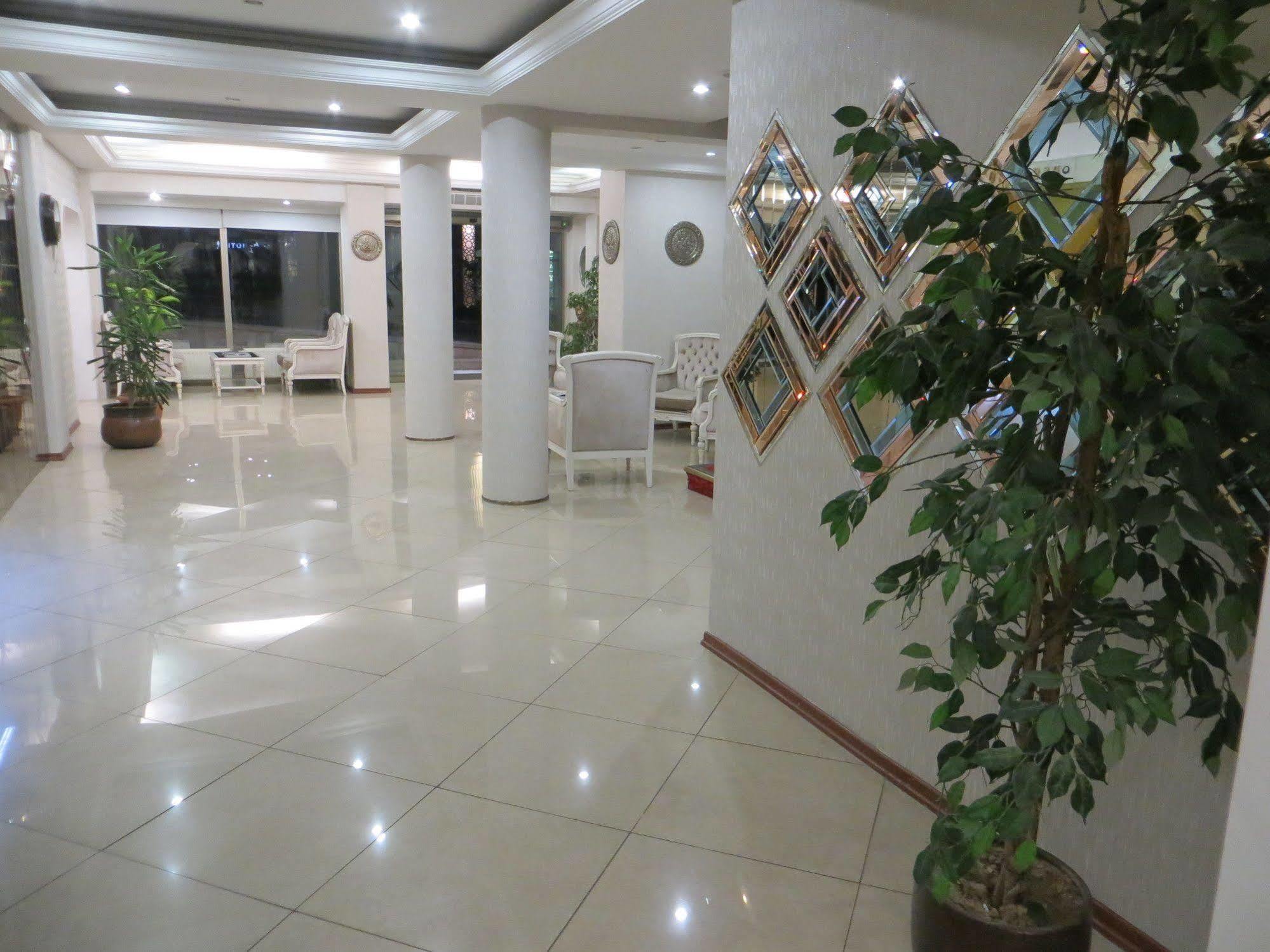 Ozilhan Hotel Ankara Bagian luar foto