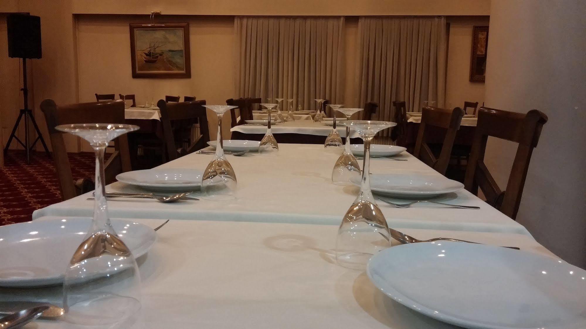 Ozilhan Hotel Ankara Bagian luar foto
