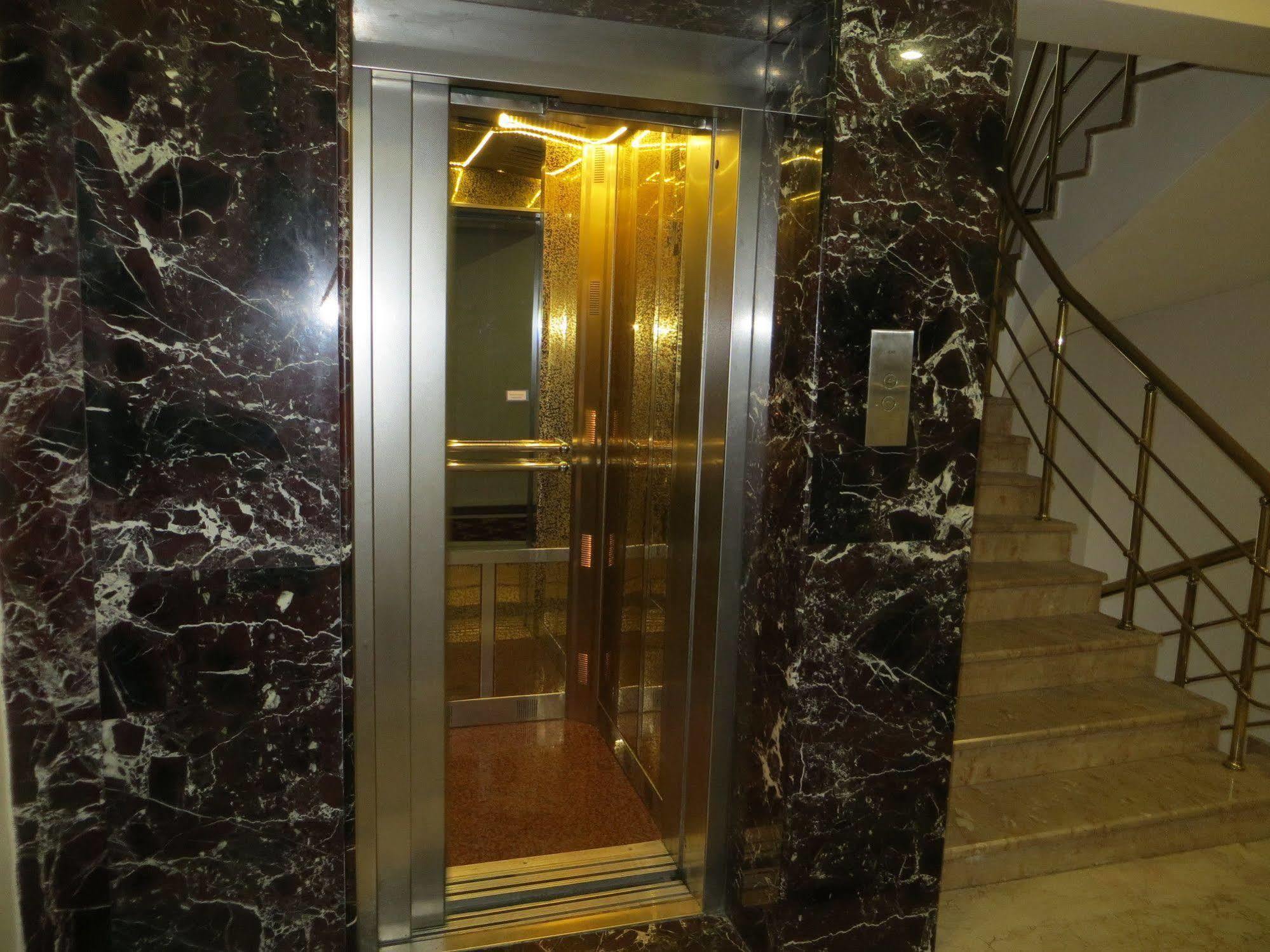 Ozilhan Hotel Ankara Bagian luar foto