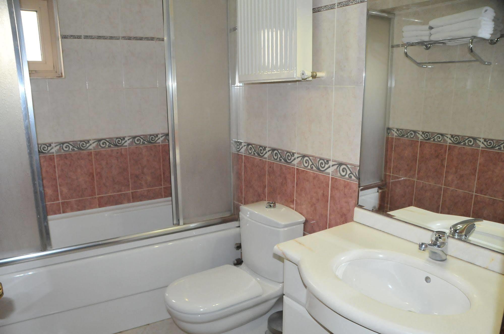 Ozilhan Hotel Ankara Bagian luar foto