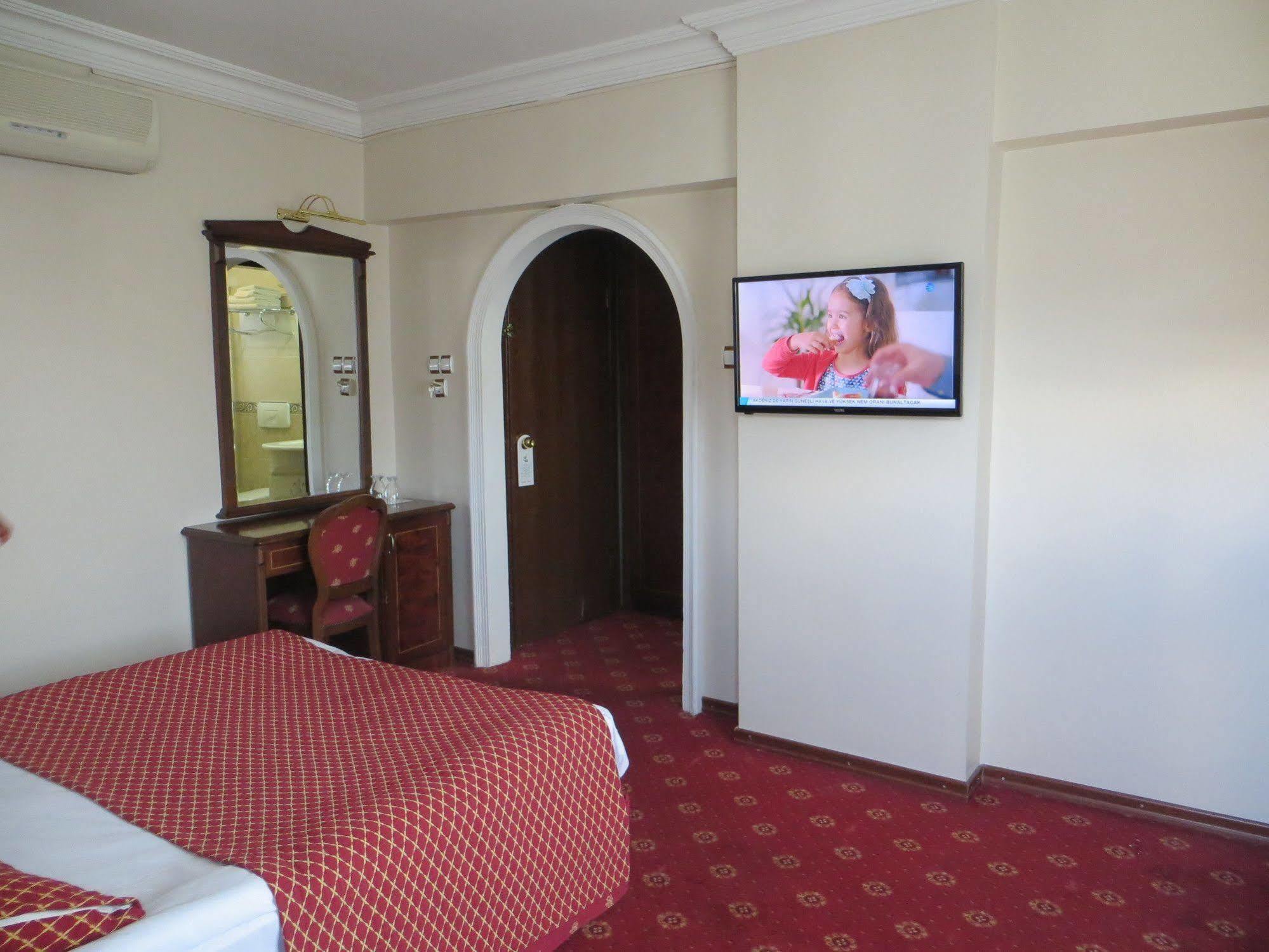 Ozilhan Hotel Ankara Bagian luar foto
