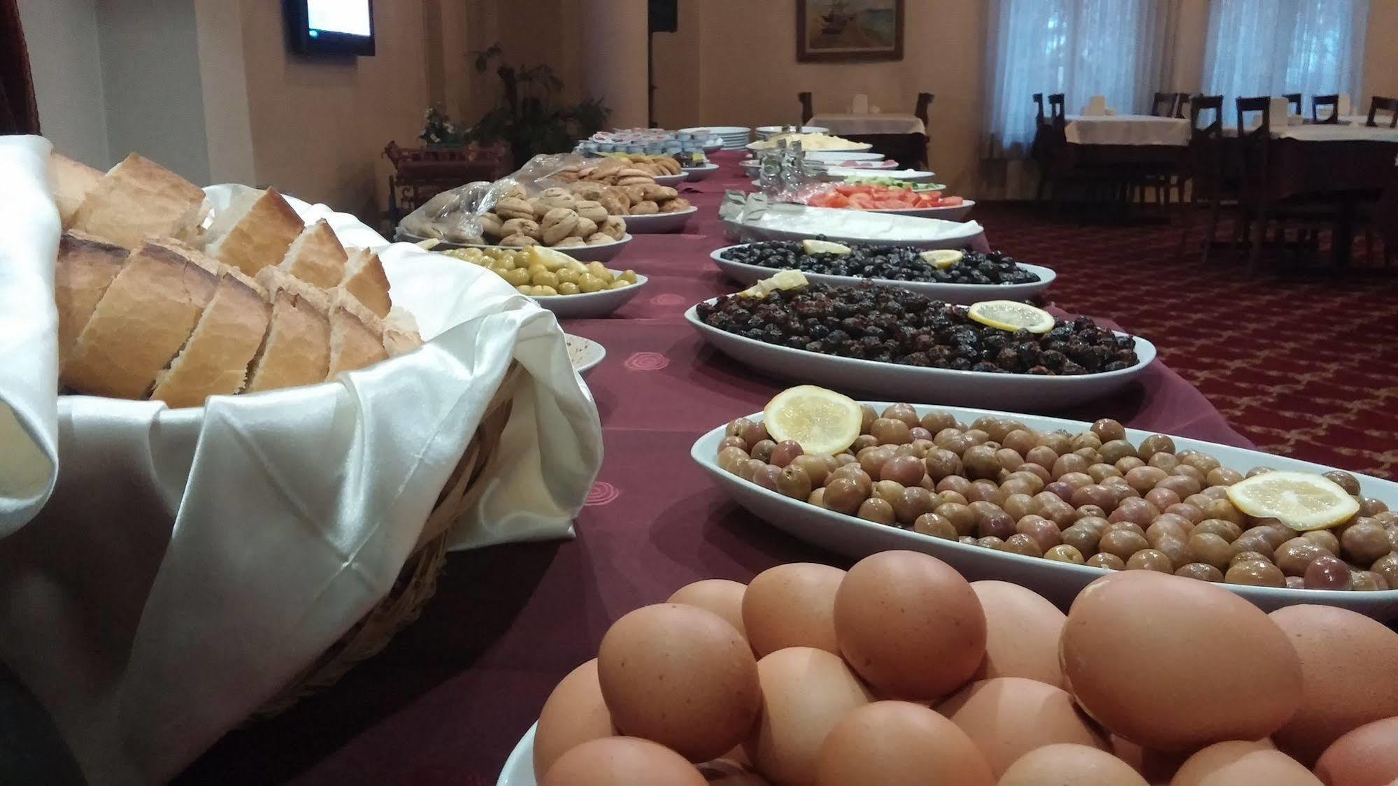 Ozilhan Hotel Ankara Bagian luar foto
